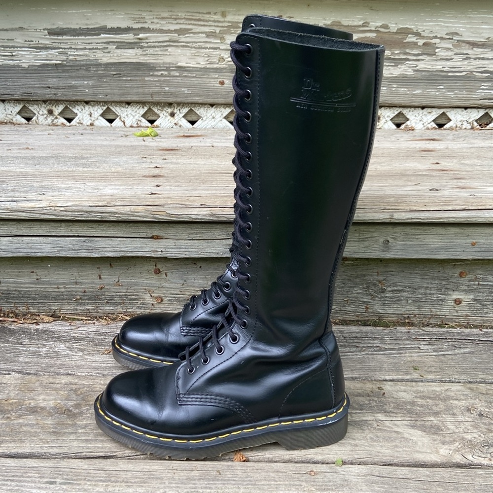 Dr. Martens Vintage 20-Eye 9663 Made in England Smooth Leather Boots Women's 7